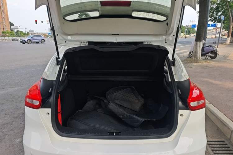 Used Ford Focus 2017 1.5T CTCC White and Black Limited Edition Trunk