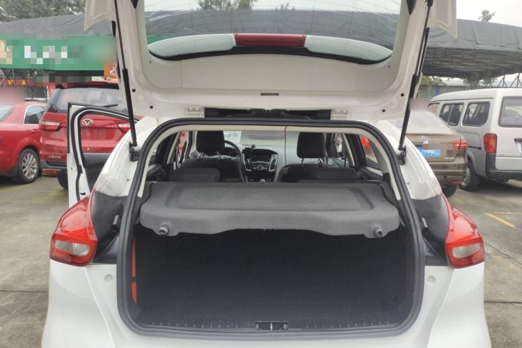 Used Ford Focus 2017 Hatchback 1.6L Automatic Comfort Plus SmartDrive Edition Trunk