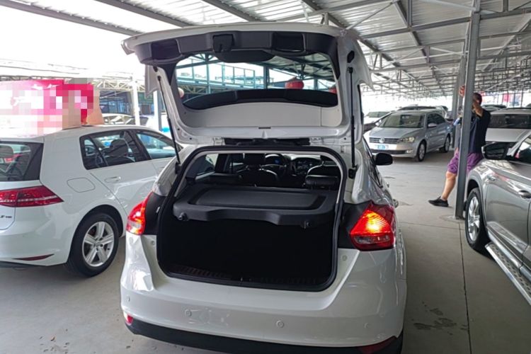 Used Ford Focus 2017 Hatchback 1.6L Automatic Fashion Edition Smart Drive Version Trunk