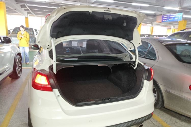 Used Ford Focus 2017 Sedan EcoBoost 180 Automatic Elite Model Trunk