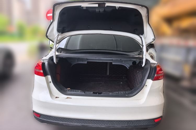 Used Ford Focus 2017 Sedan 1.6L Automatic Comfort Plus SmartDrive Edition Trunk