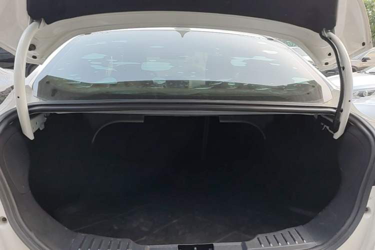 Used Ford Focus 2017 Sedan 1.6L Automatic Comfort Plus SmartDrive Edition Trunk
