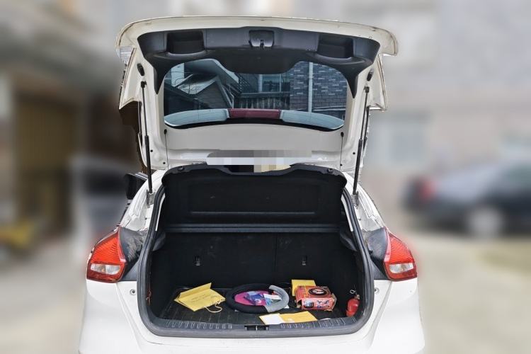 Used Ford Focus 2017 Hatchback 1.6L Automatic Fashion Edition Smart Drive Version Trunk