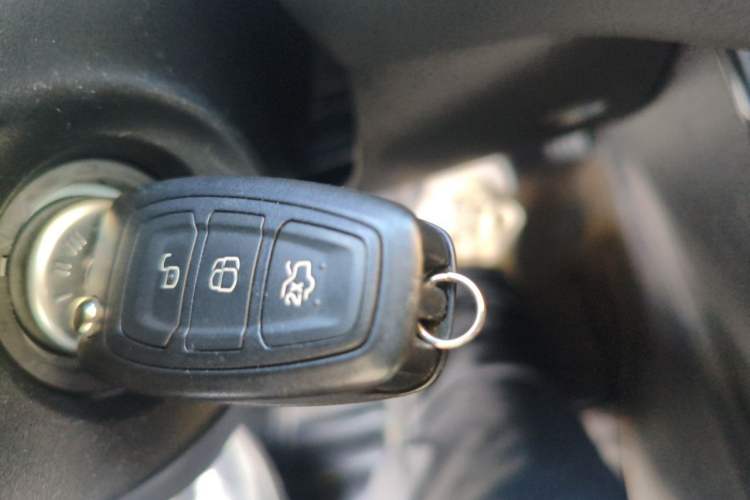 Used Ford Focus 2017 Sedan 1.6L Automatic Fashion Edition Smart Drive Version Vehicle Key