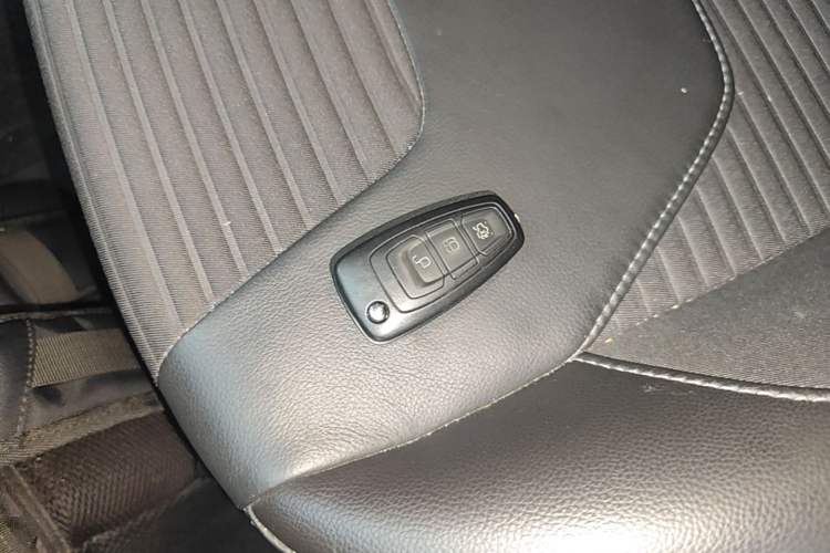 Used Ford Focus 2017 Hatchback 1.6L Automatic Fashion Edition Smart Drive Version Vehicle Key