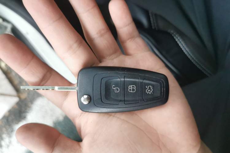 Used Ford Focus 2017 Hatchback 1.6L Automatic Comfort Plus SmartDrive Edition Vehicle Key