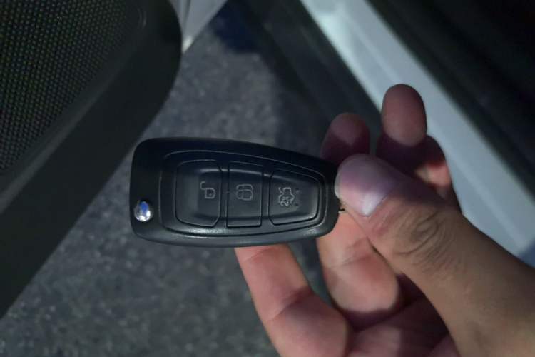 Used Ford Focus 2017 Sedan EcoBoost 180 Automatic Elite Model Vehicle Key