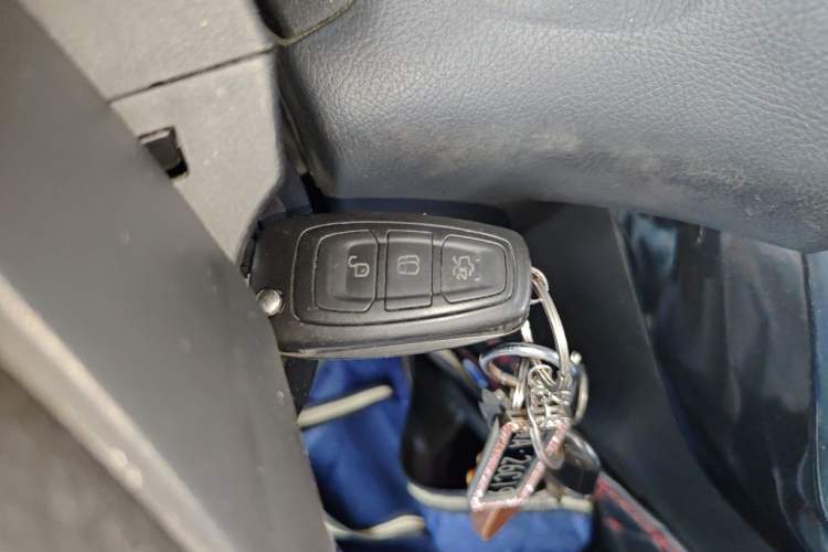 Used Ford Focus 2017 Sedan 1.6L Automatic Fashion Edition Smart Drive Version Vehicle Key