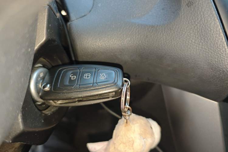 Used Ford Focus 2017 Hatchback 1.6L Automatic Comfort Plus SmartDrive Edition Vehicle Key
