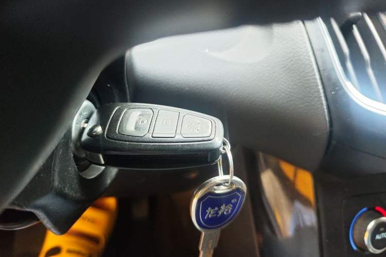 Used Ford Focus 2017 Sedan 1.6L Automatic Fashion Edition Smart Drive Version Vehicle Key