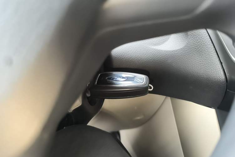 Used Ford Focus 2017 Sedan 1.6L Automatic Comfort Plus SmartDrive Edition Vehicle Key