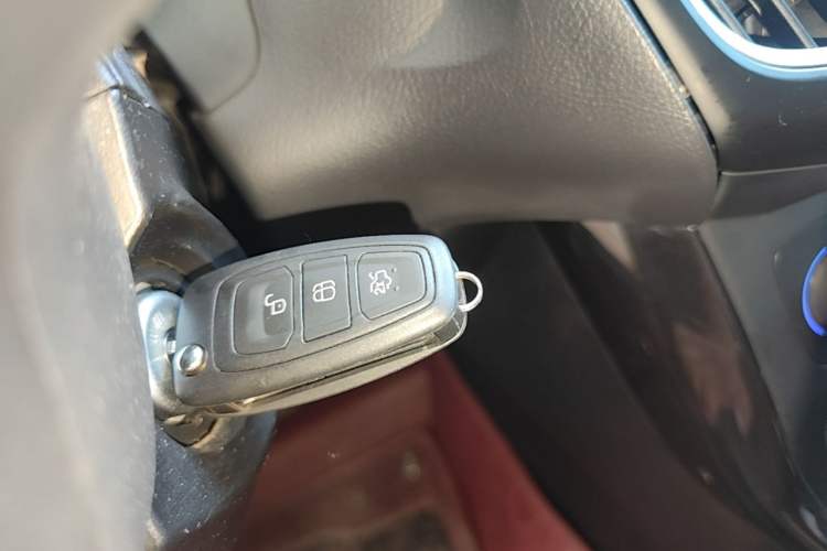 Used Ford Focus 2017 Sedan 1.6L Automatic Fashion Edition Smart Drive Version Vehicle Key