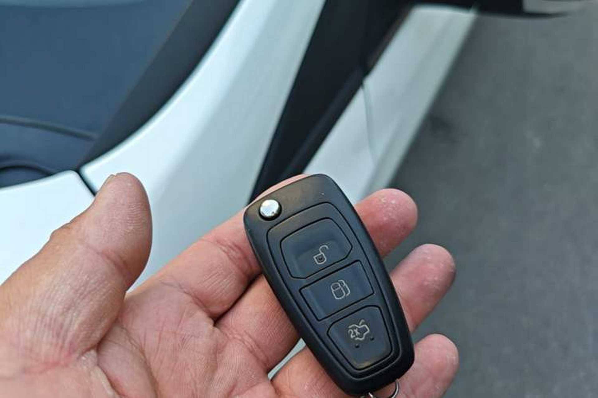 Used Ford Focus 2017 Hatchback 1.6L Automatic Fashion Edition Smart Drive Version Vehicle Key
