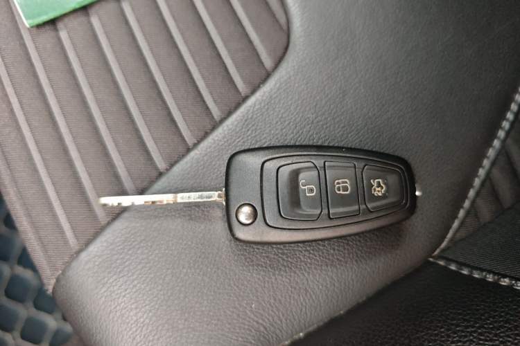 Used Ford Focus 2017 Hatchback 1.6L Automatic Fashion Edition Smart Drive Version Vehicle Key