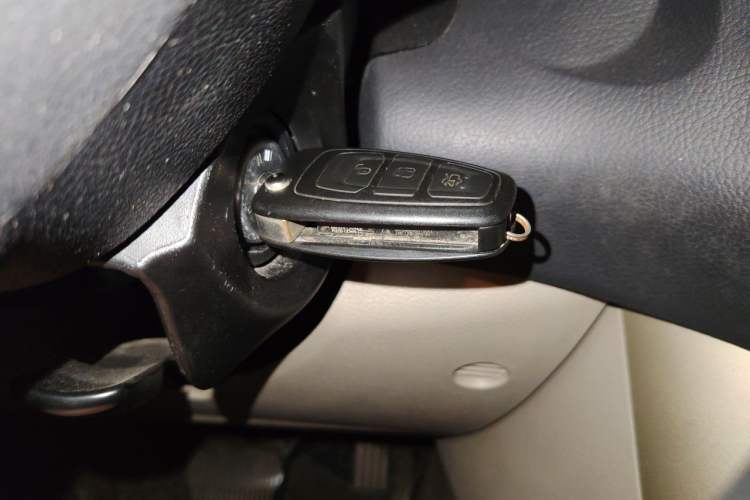 Used Ford Focus 2017 Sedan 1.6L Automatic Comfort Plus SmartDrive Edition Vehicle Key