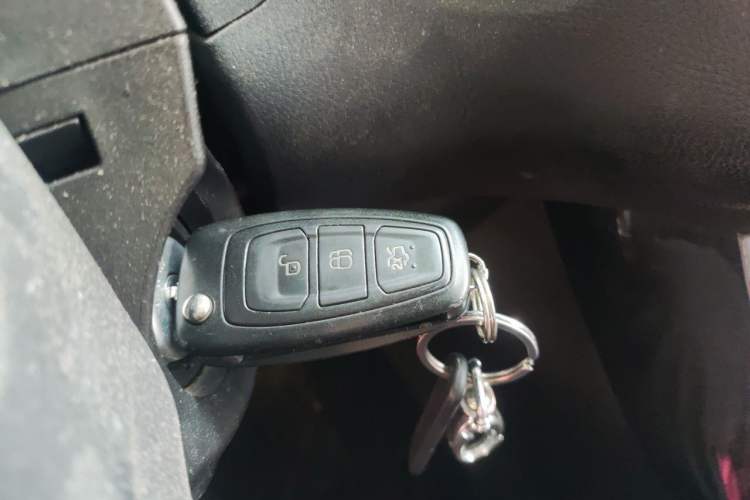 Used Ford Focus 2017 Sedan EcoBoost 180 Automatic Elite Model Vehicle Key