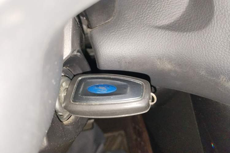 Used Ford Focus 2017 Sedan 1.6L Automatic Fashion Edition Smart Drive Version Vehicle Key