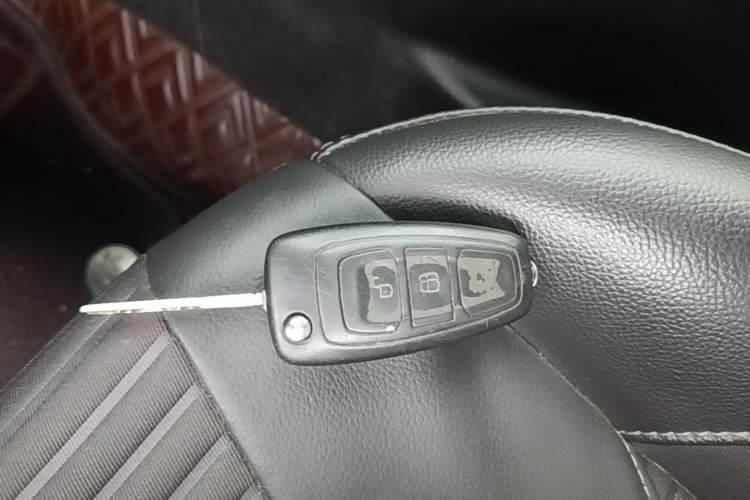 Used Ford Focus 2017 Sedan 1.6L Automatic Fashion Edition Smart Drive Version Vehicle Key
