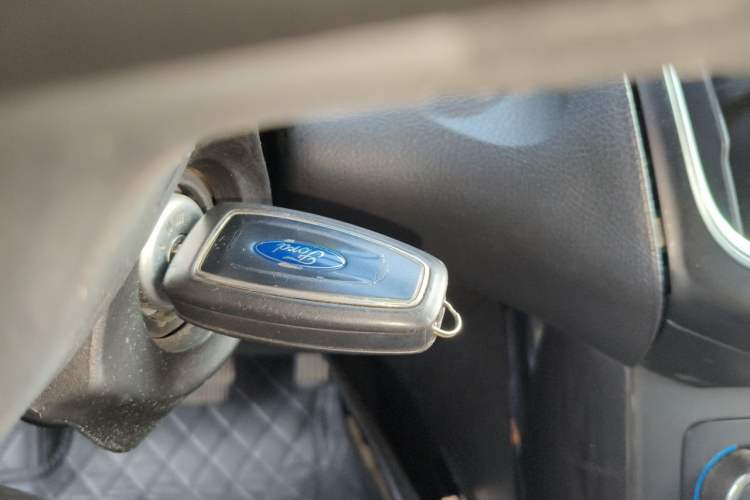 Used Ford Focus 2017 Sedan 1.6L Automatic Fashion Edition Smart Drive Version Vehicle Key