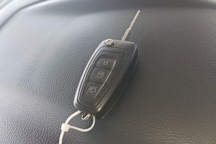Used Ford Focus 2017 Sedan EcoBoost 180 Automatic Elite Model Vehicle Key