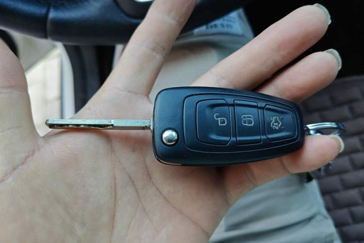 Used Ford Focus 2017 Hatchback 1.6L Automatic Fashion Edition Smart Drive Version Vehicle Key