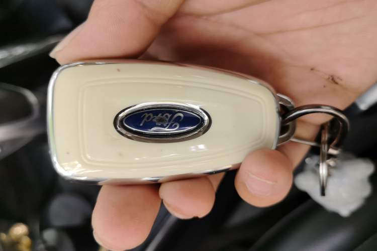 Used Ford Focus 2017 Sedan 1.6L Automatic Fashion Edition Smart Drive Version Vehicle Key