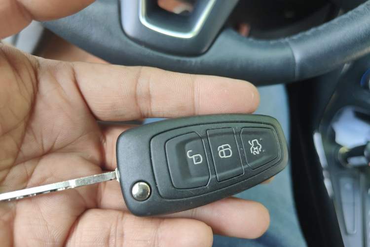 Used Ford Focus 2017 Hatchback EcoBoost 180 Automatic Elite Model Vehicle Key