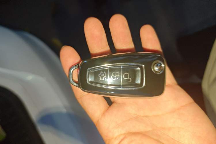 Used Ford Focus 2017 Hatchback 1.6L Automatic Comfort Plus SmartDrive Edition Vehicle Key