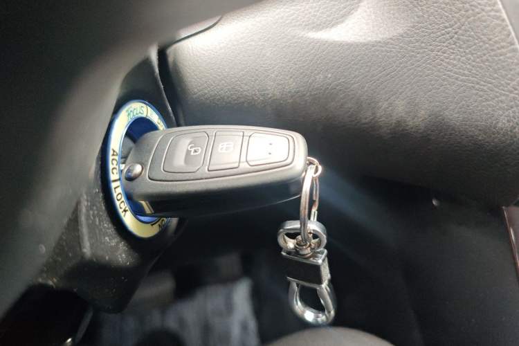 Used Ford Focus 2017 Sedan 1.6L Automatic Fashion Edition Smart Drive Version Vehicle Key