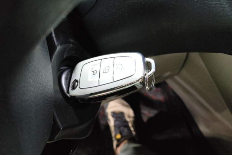 Used Ford Focus 2017 Sedan 1.6L Automatic Comfort Plus SmartDrive Edition Vehicle Key