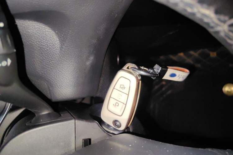 Used Ford Focus 2017 Sedan 1.6L Automatic Fashion Edition Smart Drive Version Vehicle Key