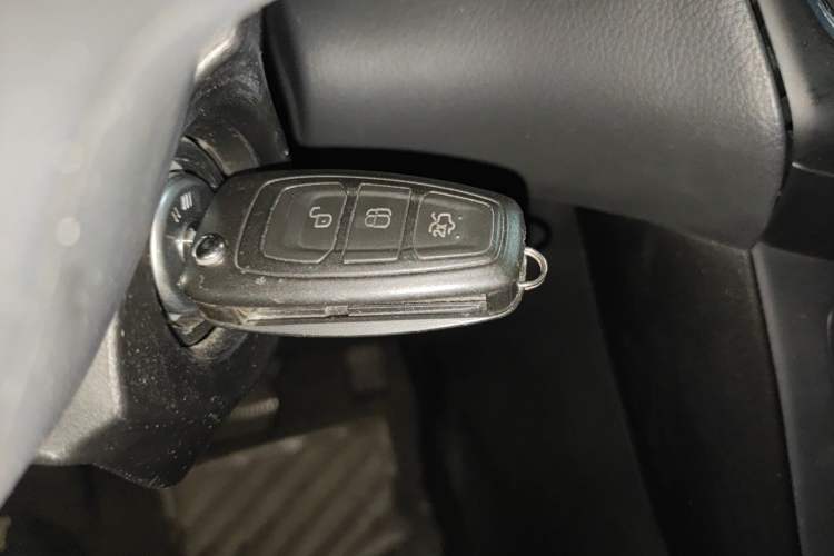 Used Ford Focus 2017 Hatchback 1.6L Automatic Fashion Edition Smart Drive Version Vehicle Key