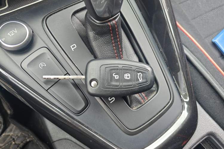 Used Ford Focus 2017 1.5T CTCC White and Black Limited Edition Vehicle Key