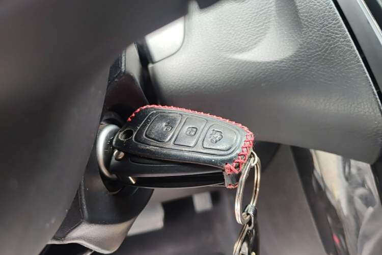Used Ford Focus 2017 Sedan 1.6L Automatic Fashion Edition Smart Drive Version Vehicle Key