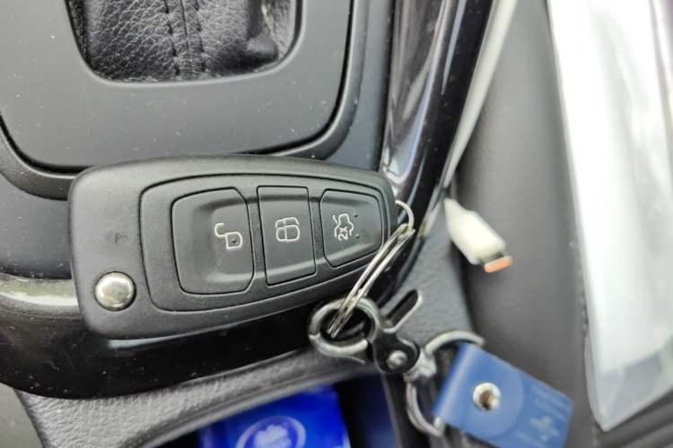 Used Ford Focus 2017 Sedan 1.6L Automatic Fashion Edition Smart Drive Version Vehicle Key
