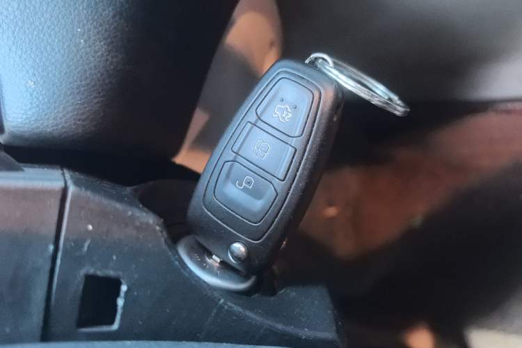 Used Ford Focus 2017 Sedan 1.6L Manual Comfort Plus SmartDrive Edition Vehicle Key