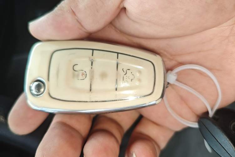 Used Ford Focus 2017 Hatchback 1.6L Automatic Comfort Plus SmartDrive Edition Vehicle Key