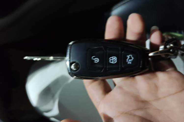 Used Ford Focus 2017 Sedan 1.6L Automatic Comfort Plus SmartDrive Edition Vehicle Key