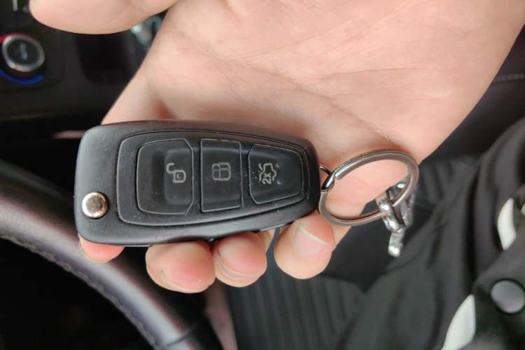 Used Ford Focus 2017 Sedan 1.6L Automatic Fashion Edition Smart Drive Version Vehicle Key
