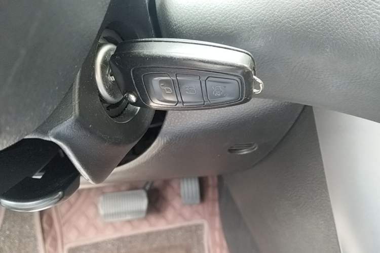 Used Ford Focus 2017 Hatchback 1.6L Automatic Comfort Plus SmartDrive Edition Vehicle Key