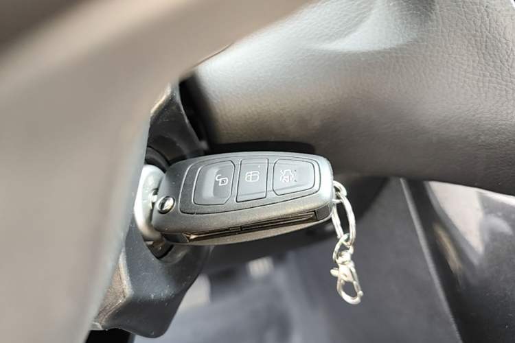 Used Ford Focus 2017 Hatchback 1.6L Automatic Fashion Edition Smart Drive Version Vehicle Key