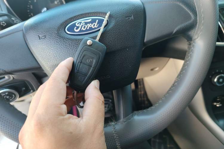 Used Ford Focus 2017 Sedan 1.6L Automatic Comfort Plus SmartDrive Edition Vehicle Key