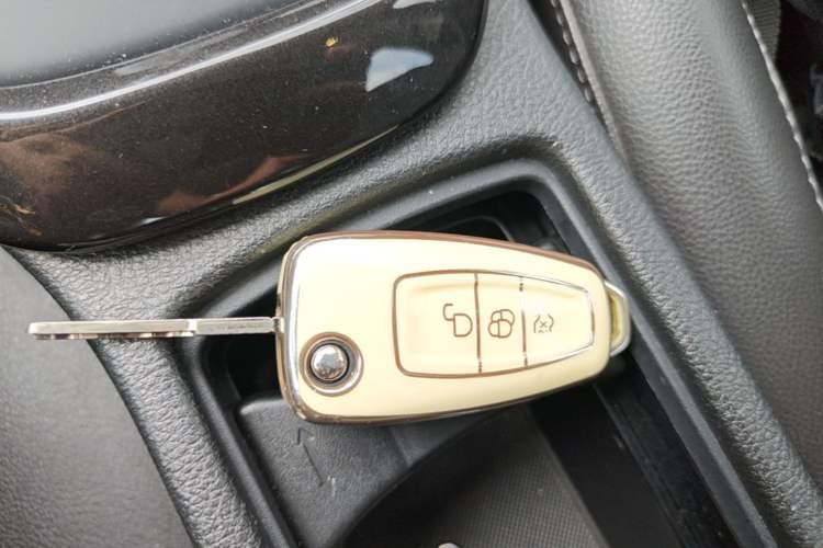 Used Ford Focus 2017 Sedan EcoBoost 180 Automatic Elite Model Vehicle Key