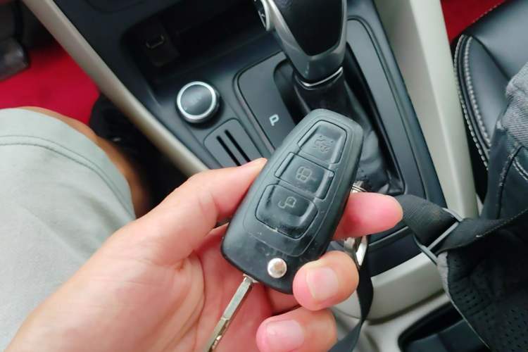 Used Ford Focus 2017 Sedan 1.6L Automatic Comfort Plus SmartDrive Edition Vehicle Key
