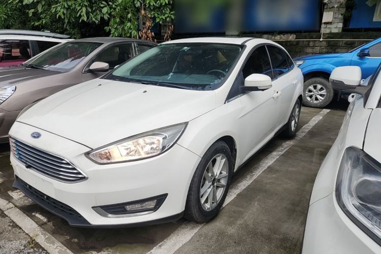 Used Ford Focus 2017 Sedan EcoBoost 180 Automatic Elite Model Guazi used car, China used car export, Used car for sale, Used cars, Cheapest cars for sale