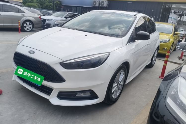 Used Ford Focus 2017 Hatchback EcoBoost 180 Automatic Elite Model Guazi used car, China used car export, Used car for sale, Used cars, Cheapest cars for sale