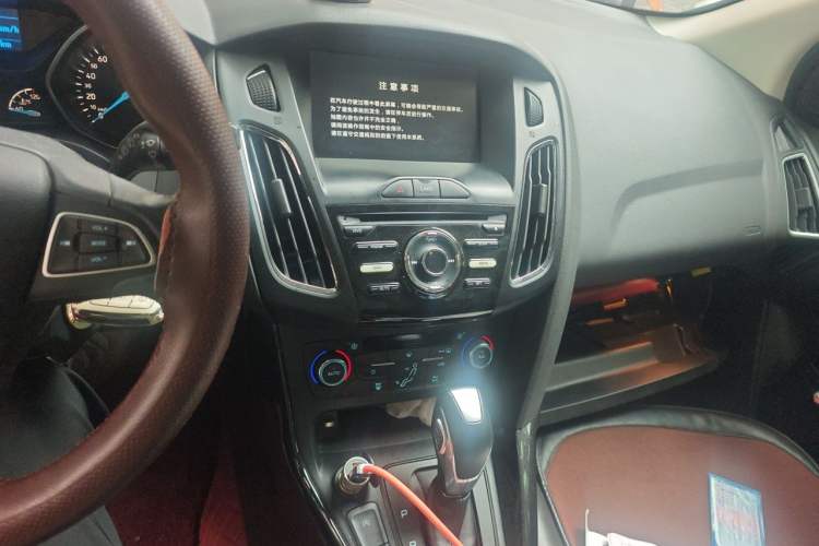 Used Ford Focus 2017 Hatchback EcoBoost 125 Automatic - Ultra-Powerful Style Edition with Smart Drive Features Audio And AC Panel