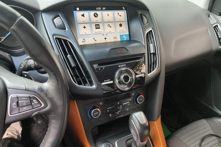 Used Ford Focus 2017 Hatchback EcoBoost 180 Automatic Sport Model Audio And AC Panel