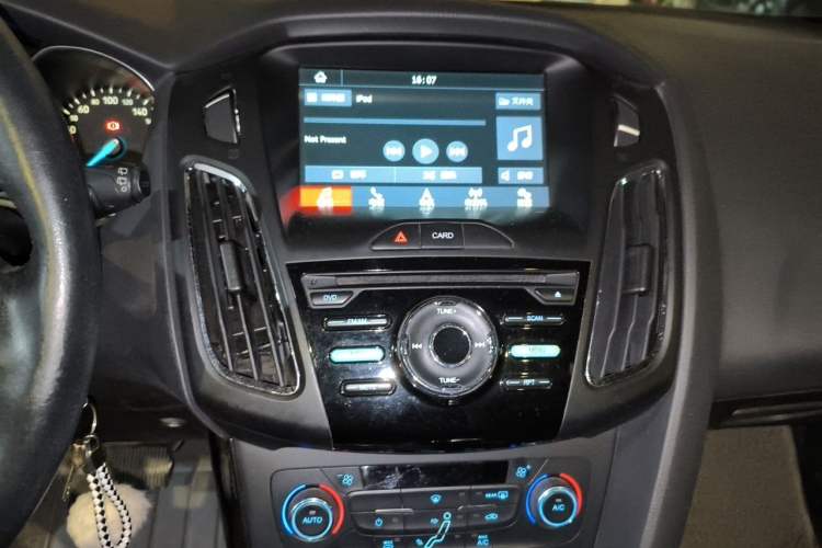 Used Ford Focus 2017 Hatchback EcoBoost 125 Automatic - Ultra-Powerful Style Edition with Smart Drive Features Audio And AC Panel