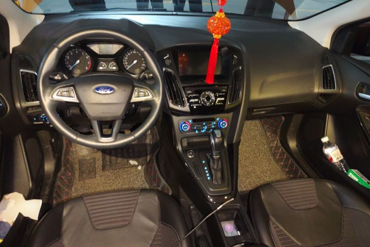 Used Ford Focus 2017 Hatchback 1.6L Automatic Fashion Edition Smart Drive Version Center Console